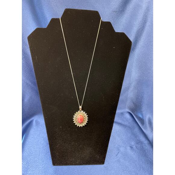 Oval Thulite and Sterling Silver Pendent Neckless 18" Chain - Picture 4 of 4